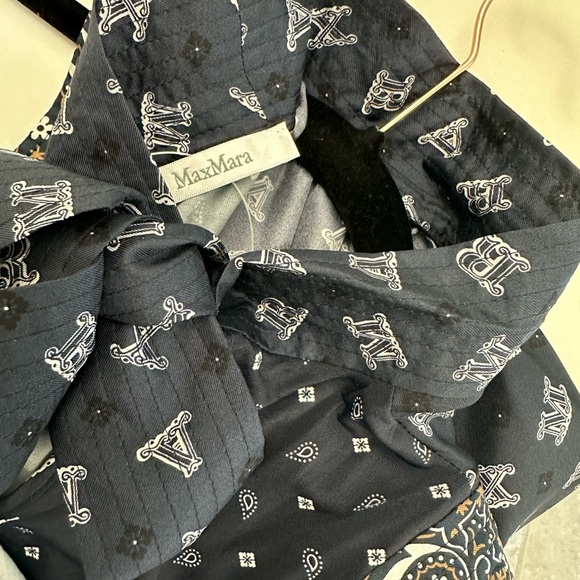 MaxMara Silk and jersey top Navy - Picture 10 of 11